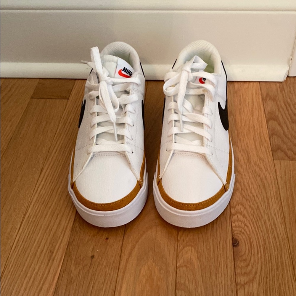 Women’s Nike White, Tan, and Black Sneakers - 8